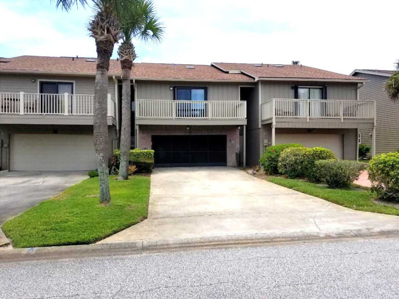 Beautiful Townhome 2 Bedroom 2.5 Bathroom