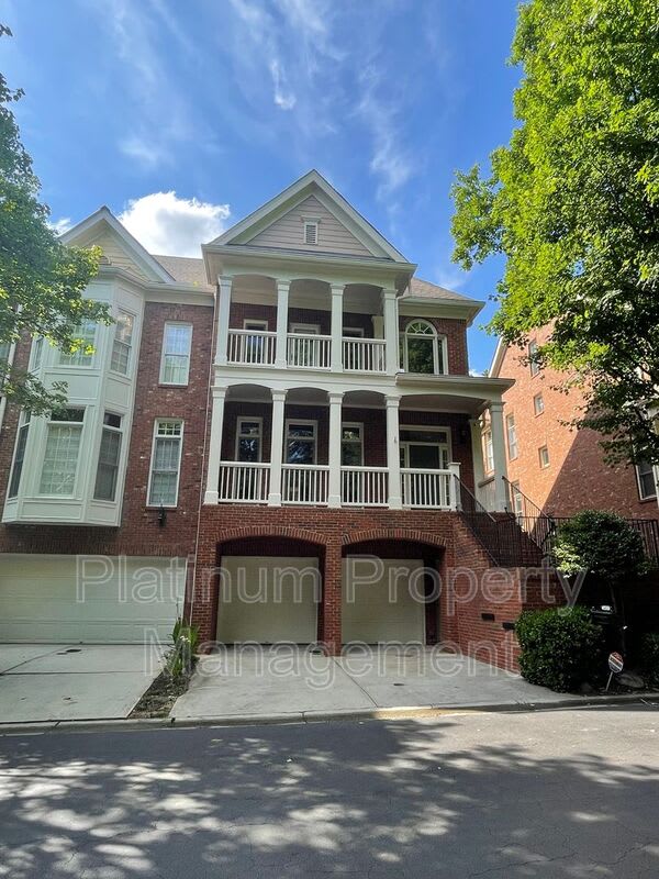 1460 Wembley Ct Ne