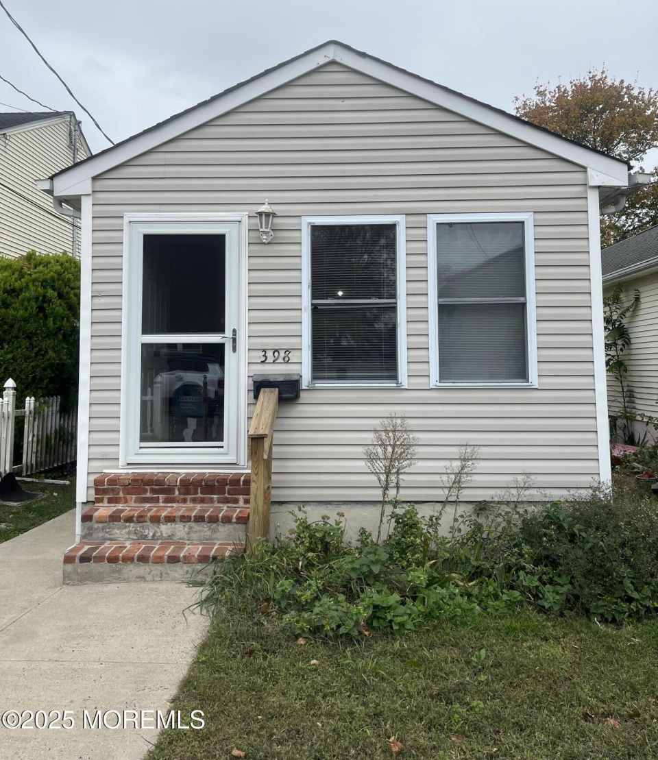 398 Monmonth Avenue