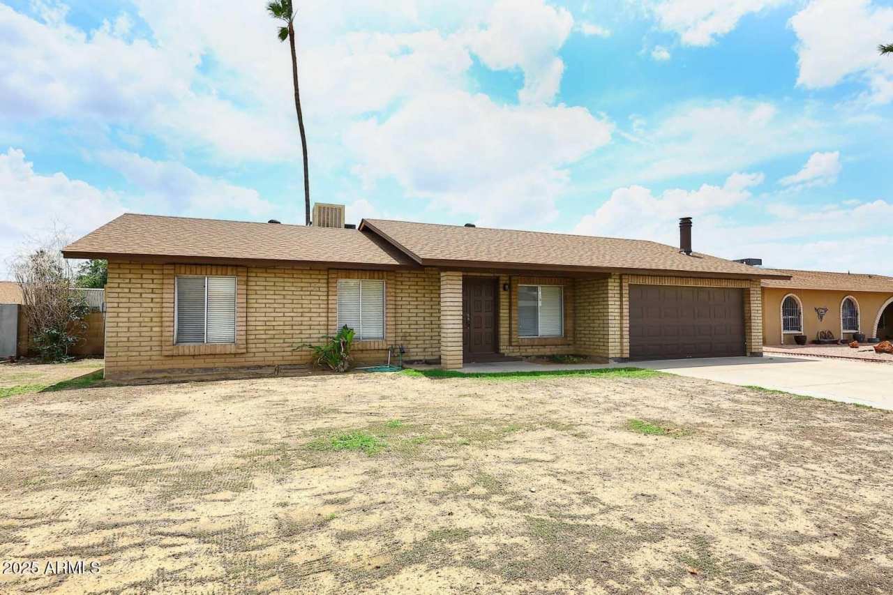 617 E CALLE BOLO Lane