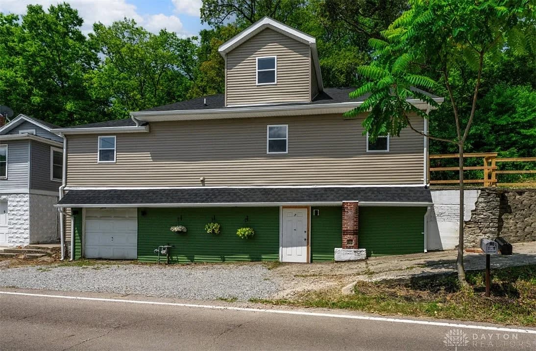 7 North Riverview Avenue