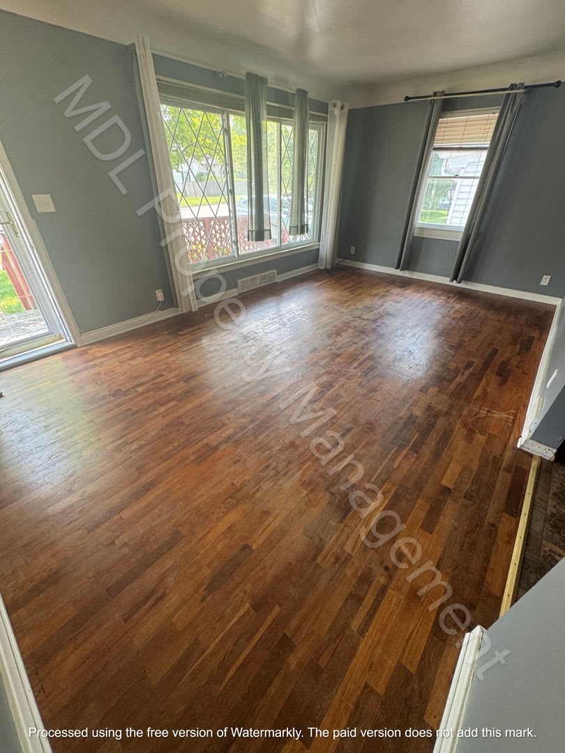 4 Bedroom Home w/ Attached Garage and a Sun Room