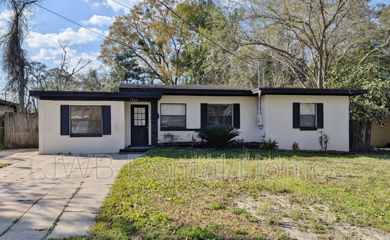 5264 Janice Cir S