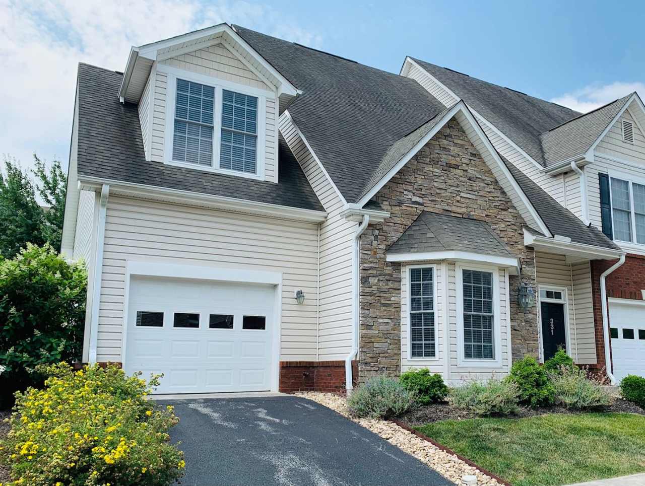 3 Bedroom 3.5 Bath End Unit Townhouse