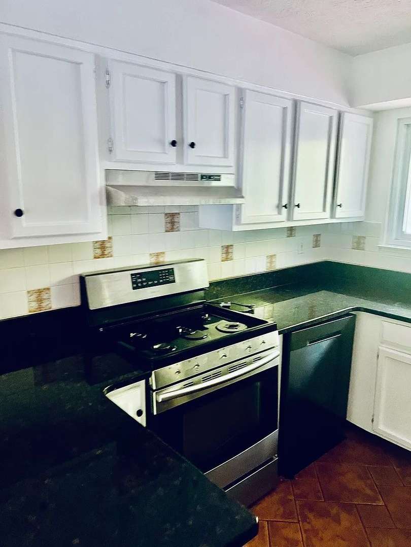 Room in 3 Bedroom Home at Barrington Dr E