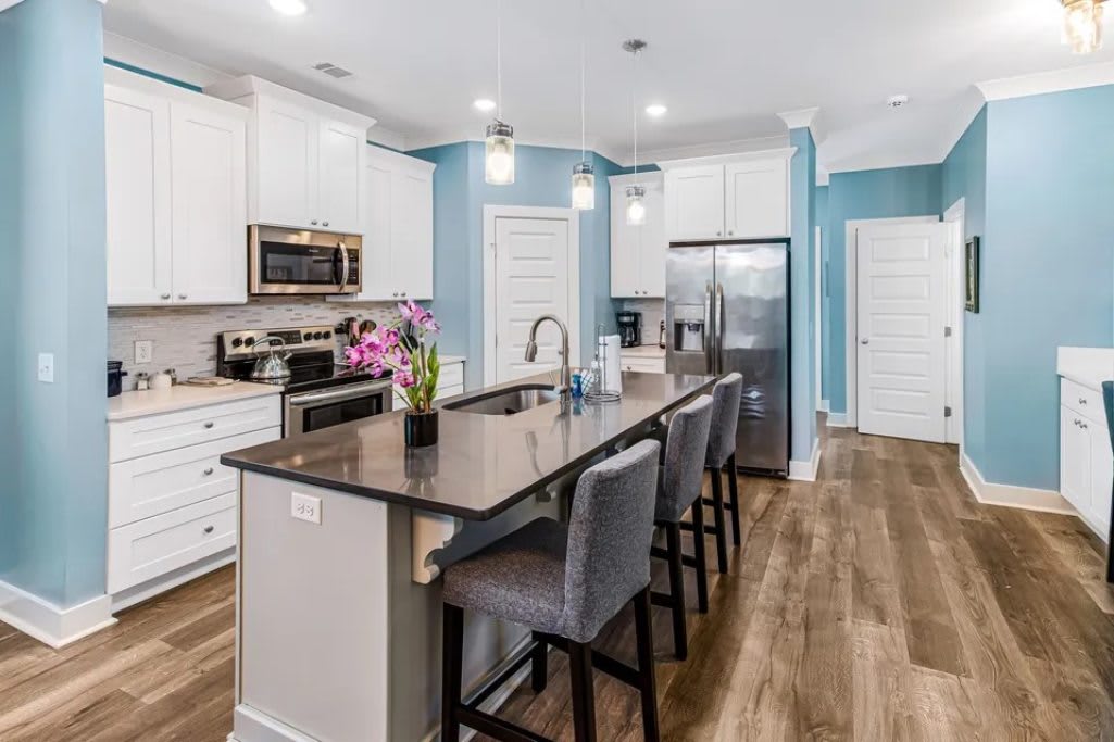 619 East Henry Street