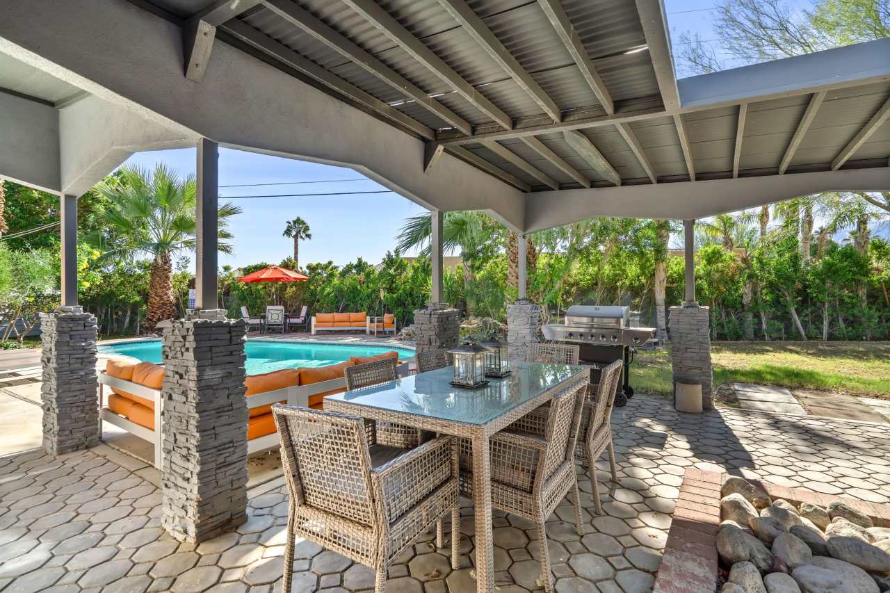 1950 N Magnolia Road