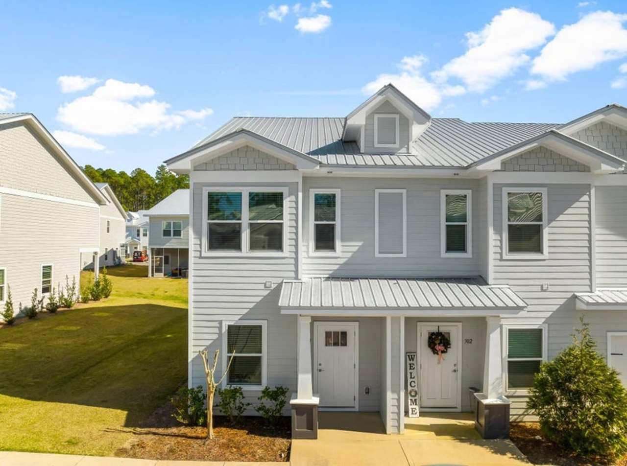 314 DATE PALM LN - ONE MONTH FREE RENT WITH A 13 MONTH SIGNED LEASE! ASK FOR FURTHER DETAILS. *** Offer Expires 12/31/25