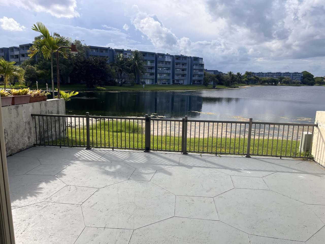 9137 Fontainebleau Boulevard