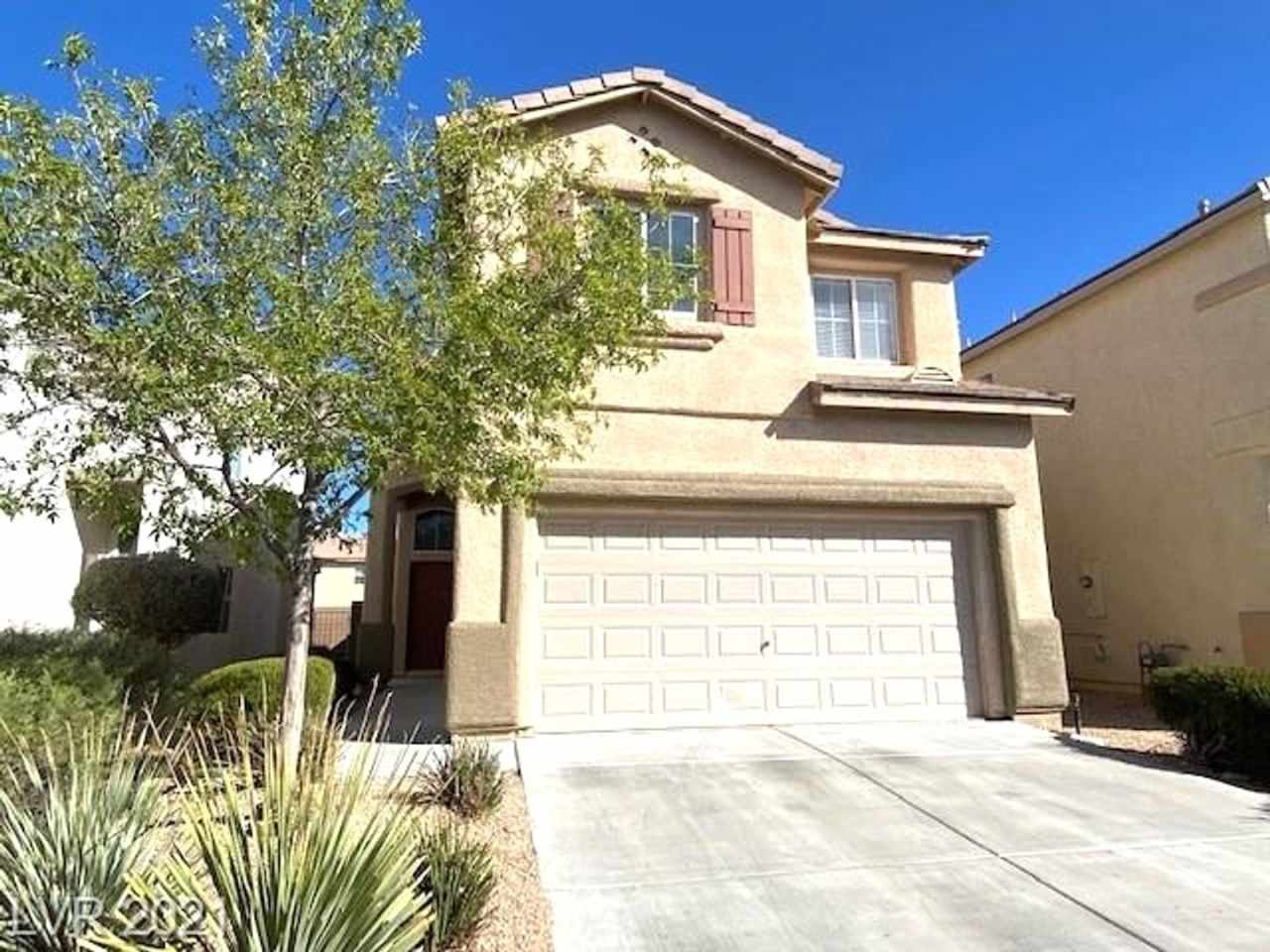 Gated Community! Fabulous 4 Bedrooms Plus Large Loft. One Bed and Bath Downstairs.