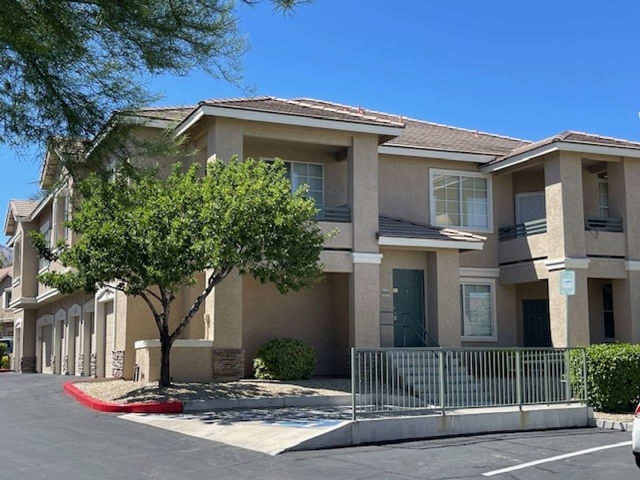 Great Summerlin Location!