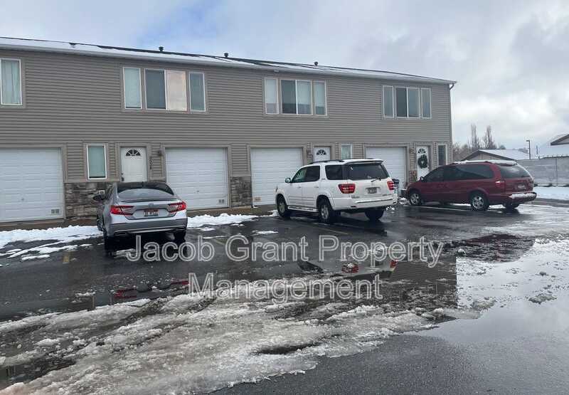 3528 Greenfield Drive