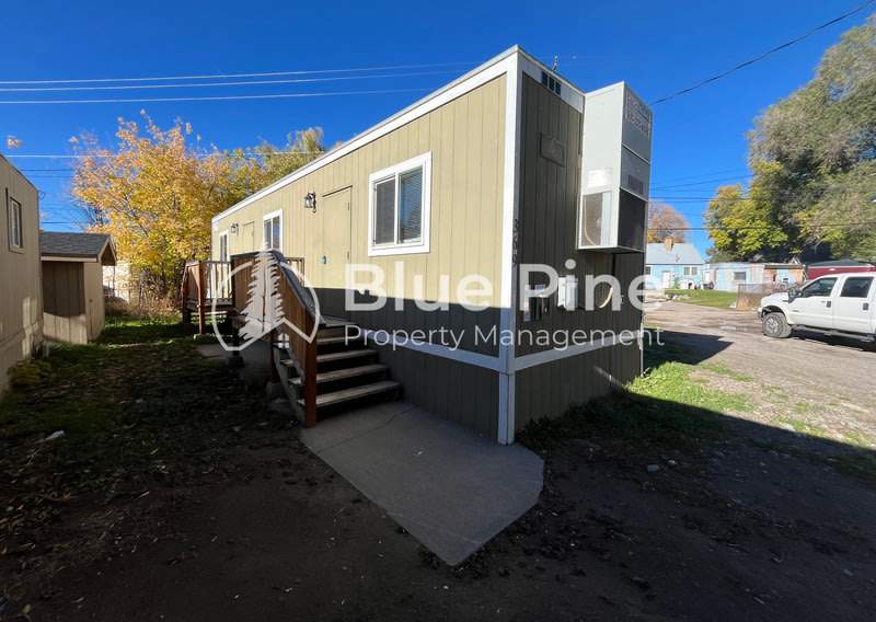 369 Gladstone Street