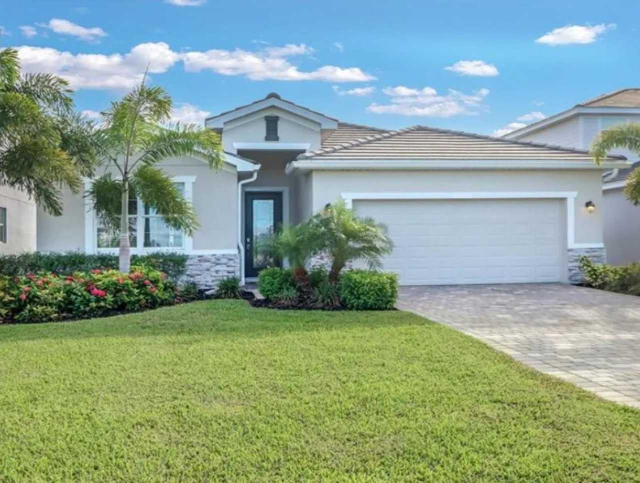 4x3 in Castalina Gated Community, Ft. Myers