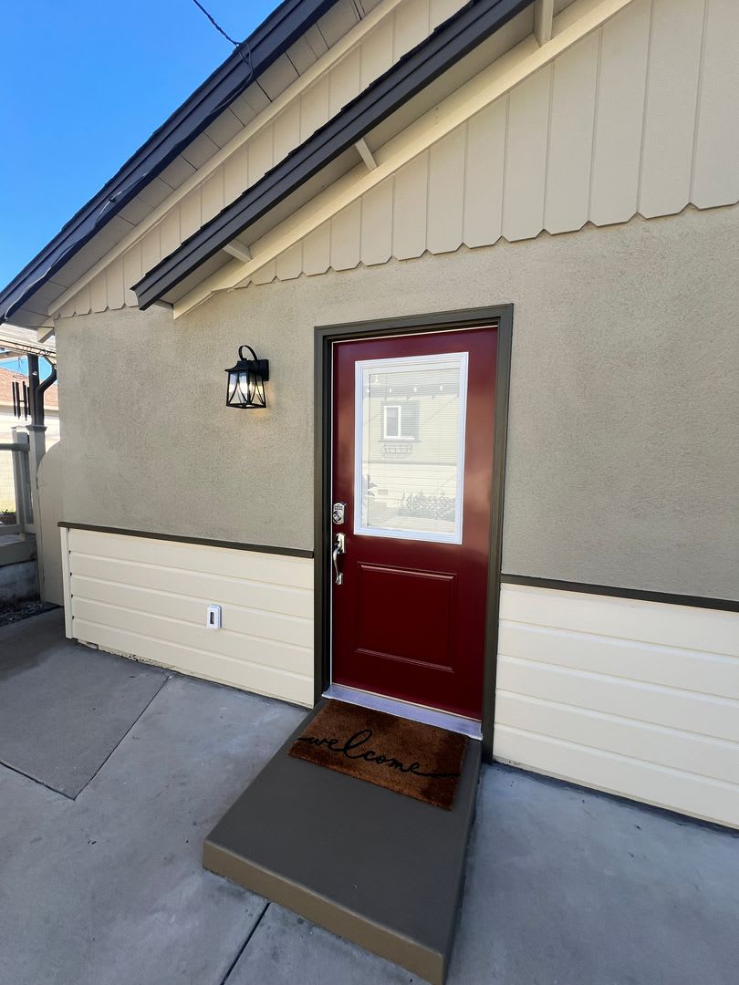 Ventura - Fully furnished one bedroom, one bath month to month rental!