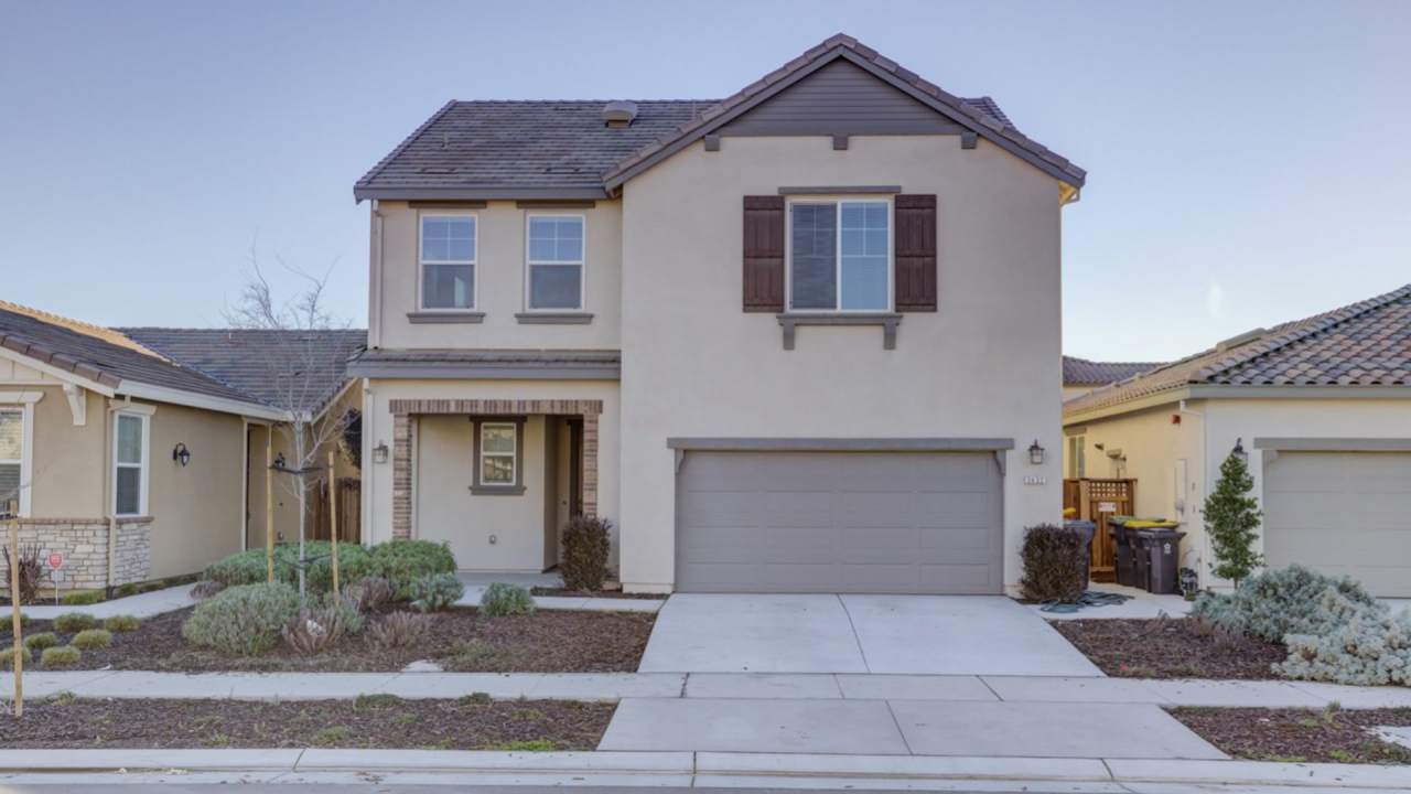 Five Bedroom Plus Loft in River Island