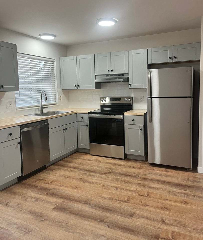 Fresh, Contemporary Remodel with Solar, Walk-In Closets  Great Outdoor Space