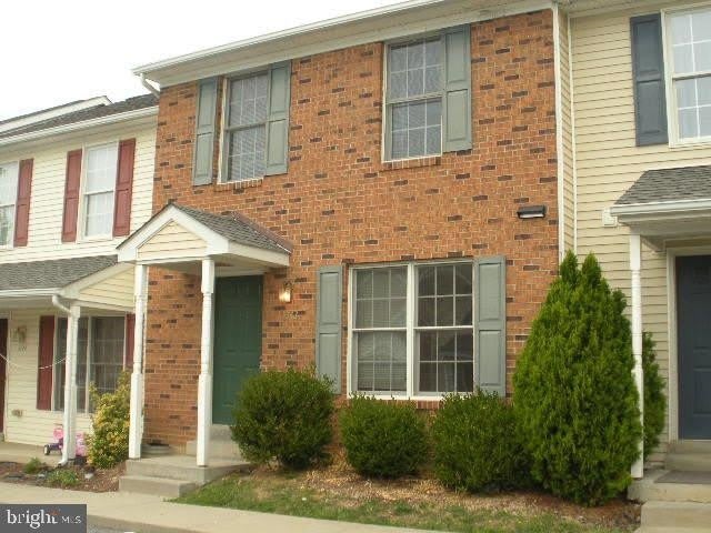 1042 COMMERCIAL COURT
