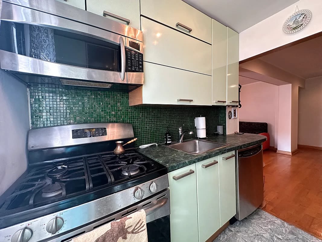 2680 E 19th St Apt 1A