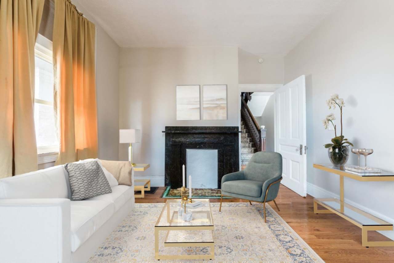 AVAILABLE NOW- Unique 3 Bedroom + den w/ Central AC in the South Side Slopes!