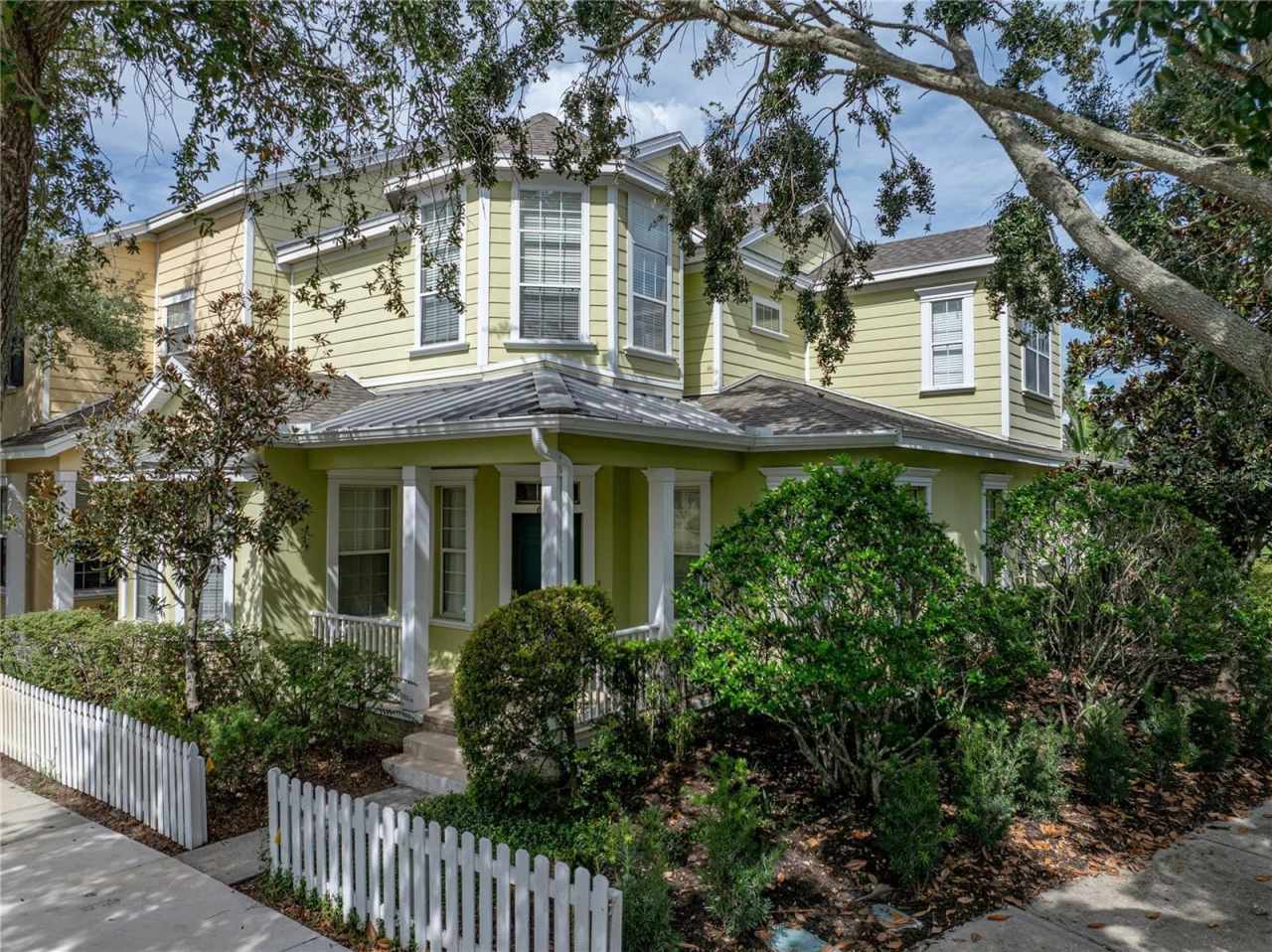 6222 HADLEY COMMONS DR.