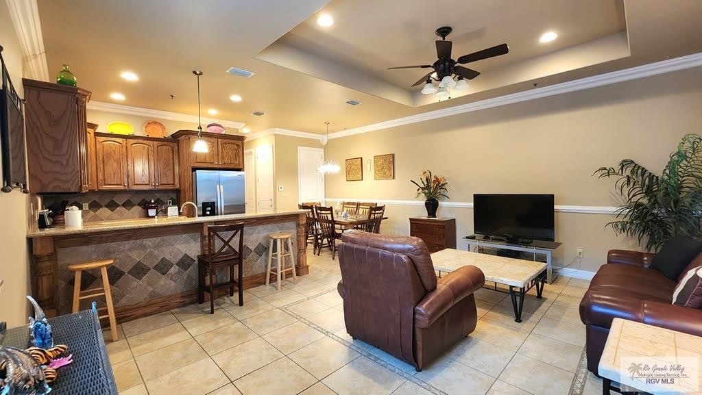 106 W CAPRICORN DR.