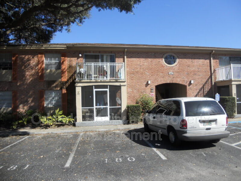 492 Banyon Tree Circle