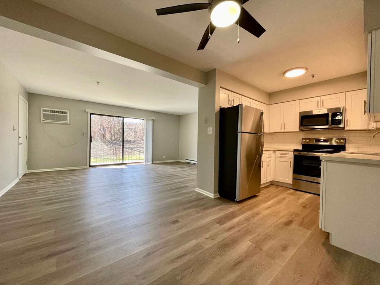RENOVATED APARTMENT WITH IN-UNIT WASHER-DRYER  GARAGE PARKING!