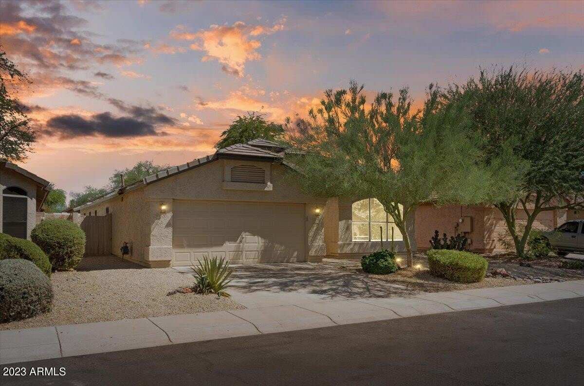 4322 E LONE CACTUS Drive