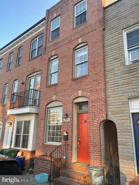 924 S ROBINSON STREET