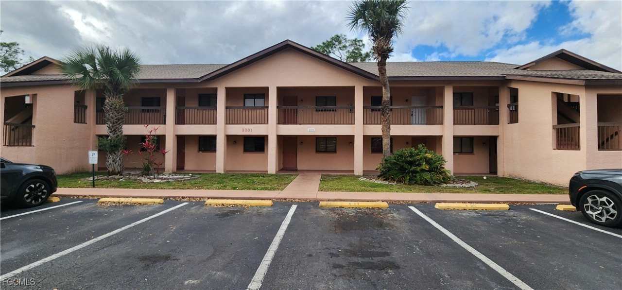 2201 E 5th Street unit: 24