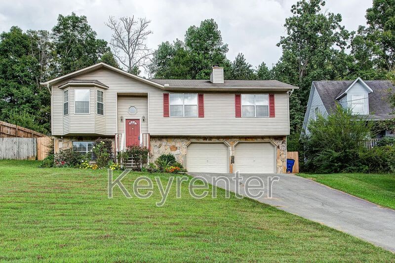 5928 Rolling Ridge Dr.