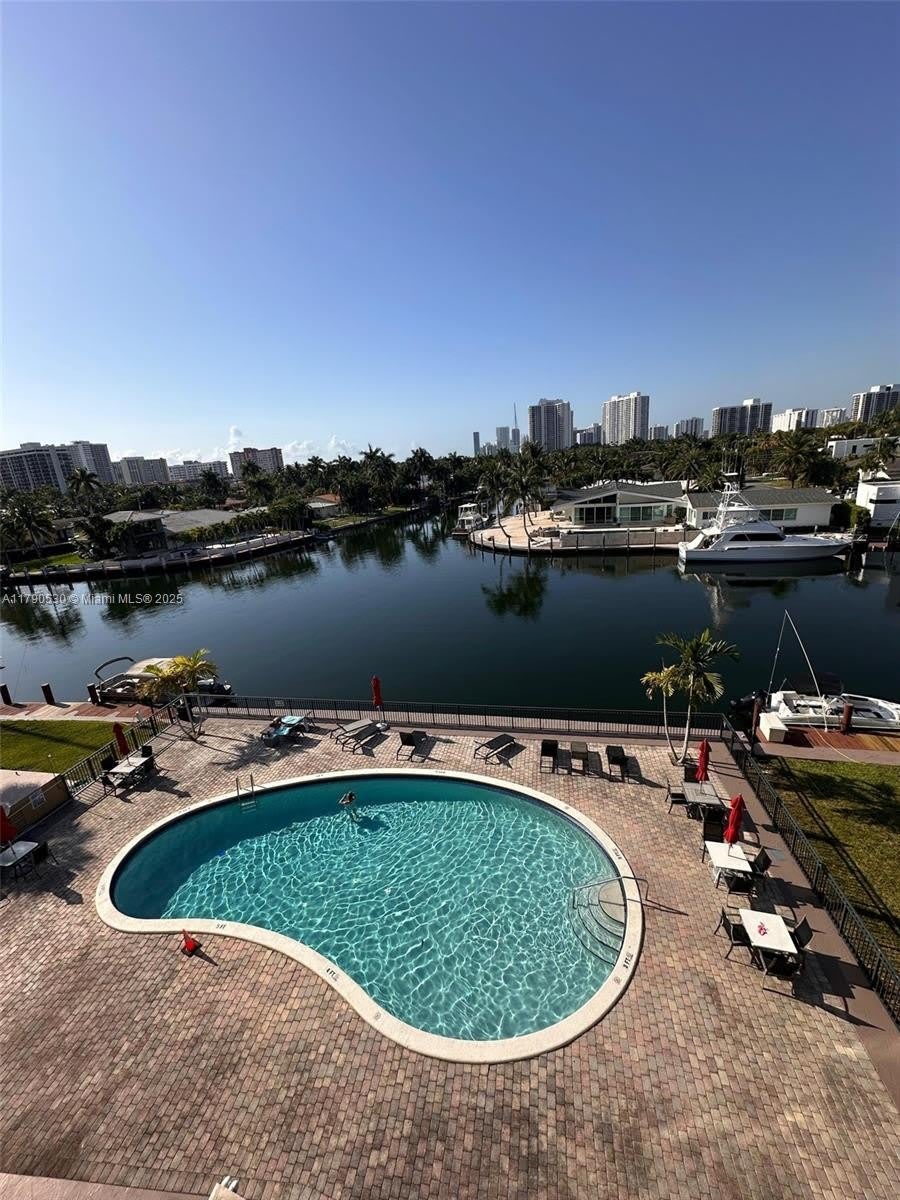 301 Golden Isles Dr