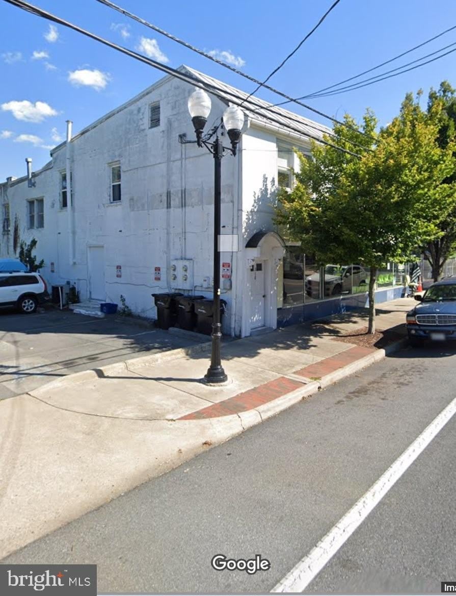 318 BRADDOCK Street S unit: 3