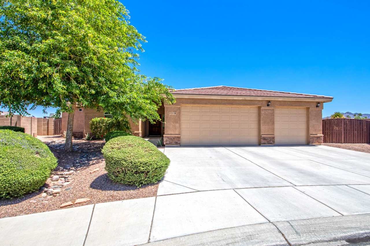 Spectacular open floor plan home!