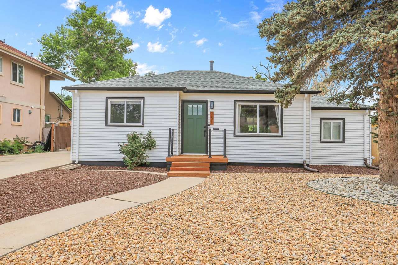 Modern and cozy 3 bedroom, 2 bath home