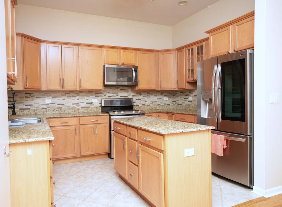 6532 N California Ave