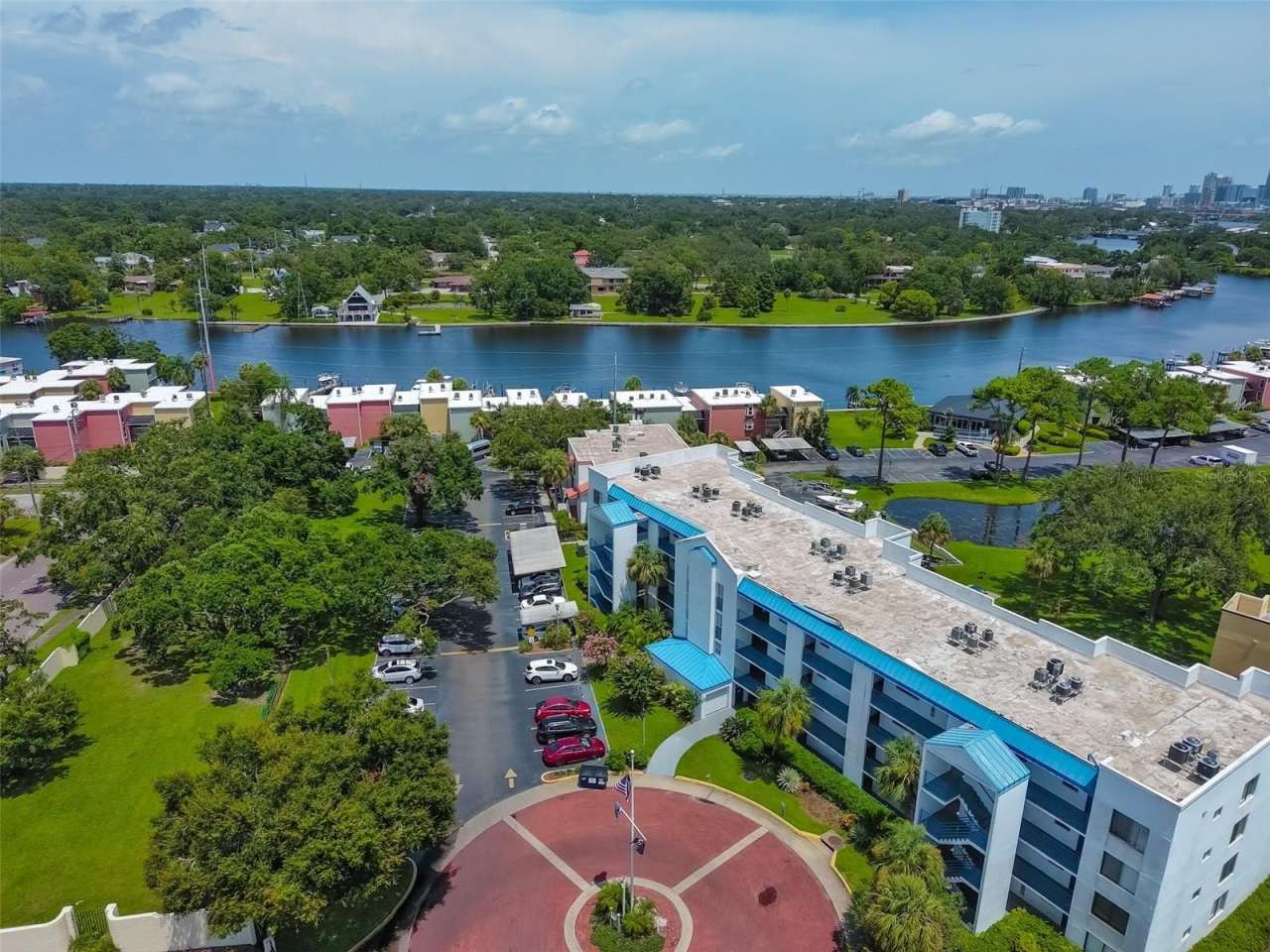 2424 W TAMPA BAY BOULEVARD