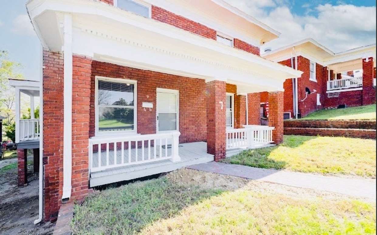 3 Bedroom Single Family Home in Peterburg