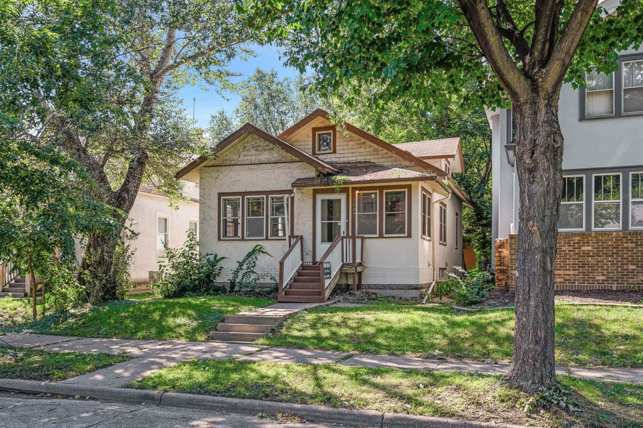 MUST SEE 5BD/2BA House close to U of M! Avail. 9/1/26!