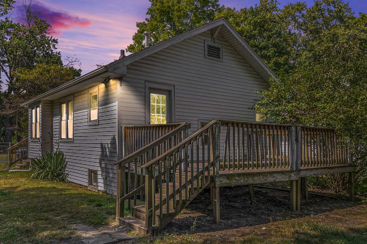 $1395 Eastwood 2-Bed/1-Bath Ranch, Basement, Large, Fenced yard - Ask about our no security deposit option!