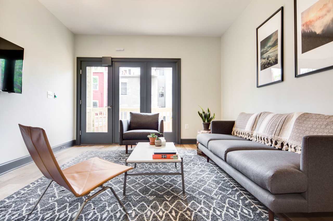 410 - 412 Richardson PL NW