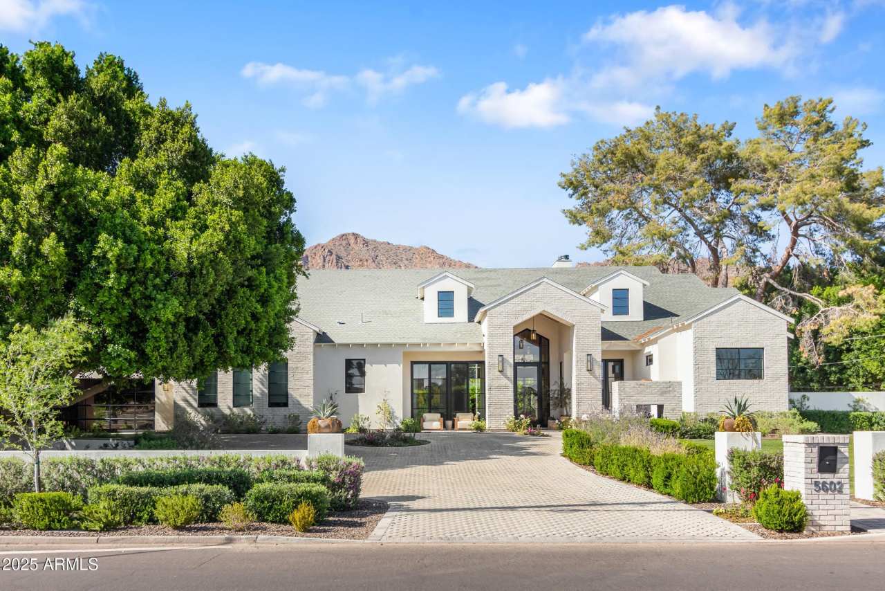 5602 E EXETER Boulevard