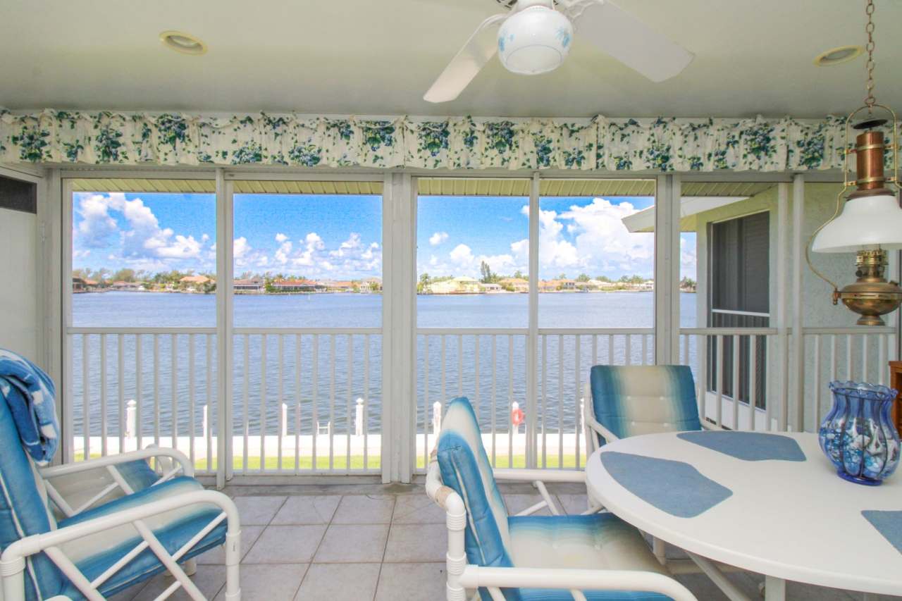 ** SMOKEHOUSE BAY OF MARCO ** 2/2 SEASONAL UNIT ON MARCO ISLAND AVAILABLE ** BEST WATERWAY VIEW HERE **