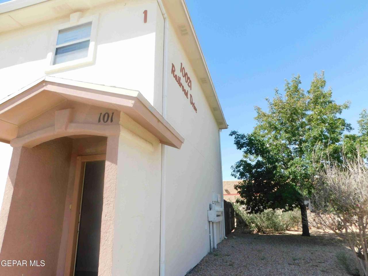 10021 RAILROAD Drive unit: 101