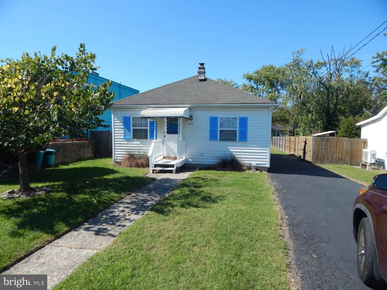 2120 LINCOLN Avenue