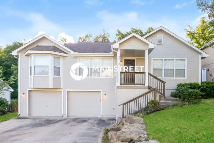 5213 South Powell Avenue