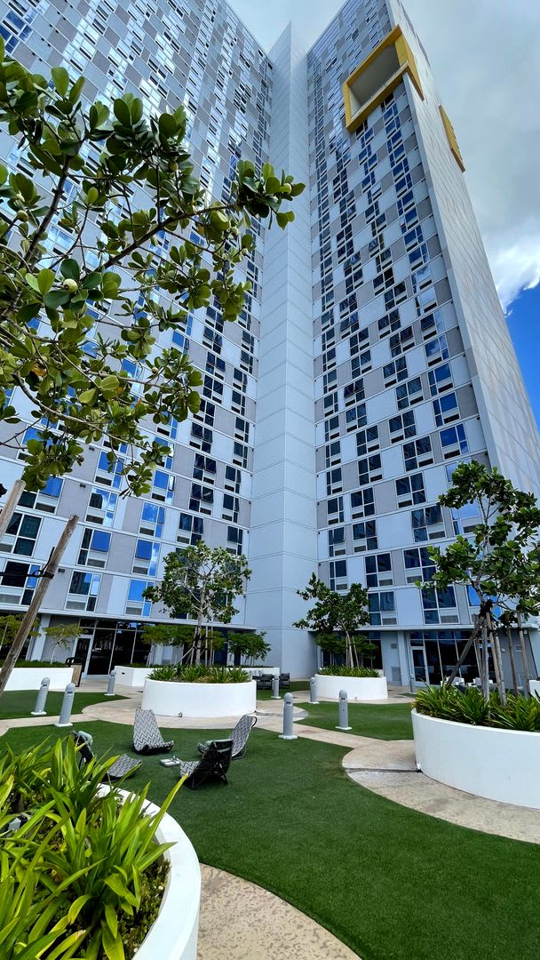 Partially Furnished. Unbeatable location in Kakaako/Ward Village areas - 2 Bed 2 Bath 1 Parking