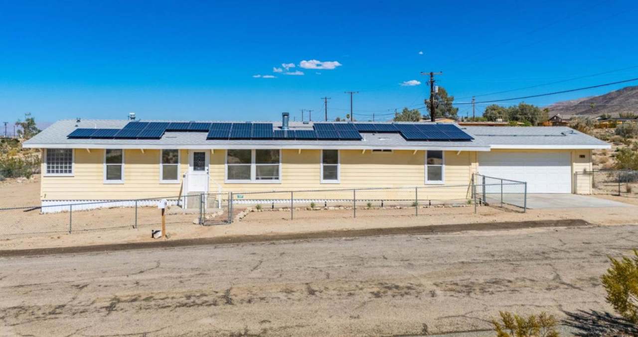 Large 3 Bedroom in Hansen Track