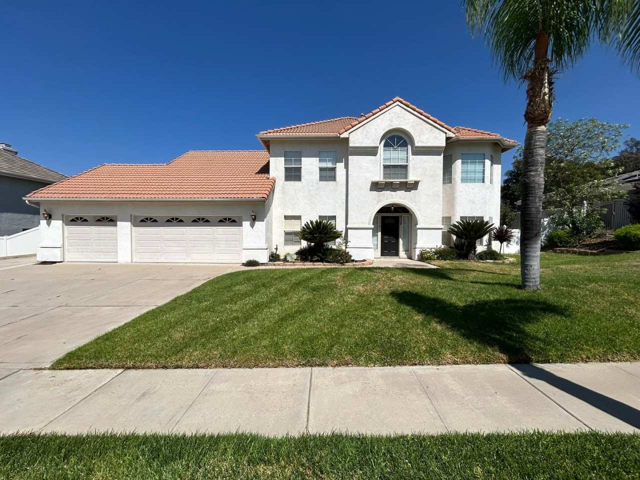 Beautiful Two-Story 5-Bedroom Home in South Redlands!